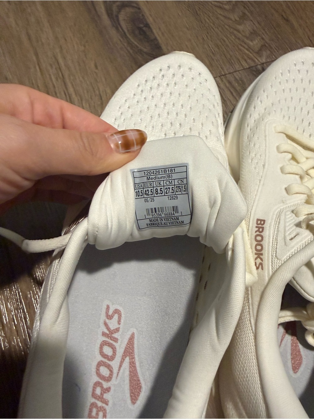 Brooks Women's Cream/Light Pink Running Sneakers